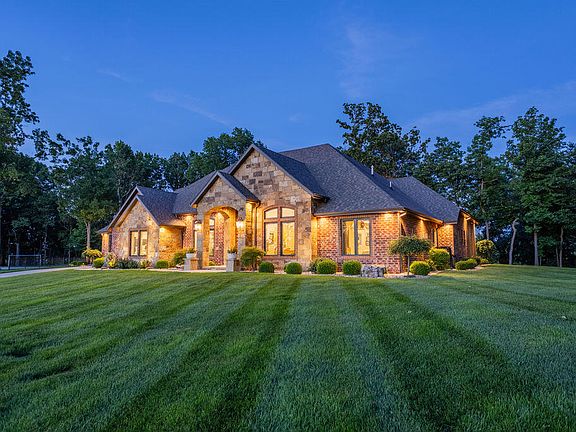 4th image of 878 E Galway Court