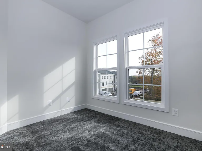 6722 Upland Manor Dr — Photo 29