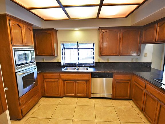 4th image of 1008 Tamarack Ct