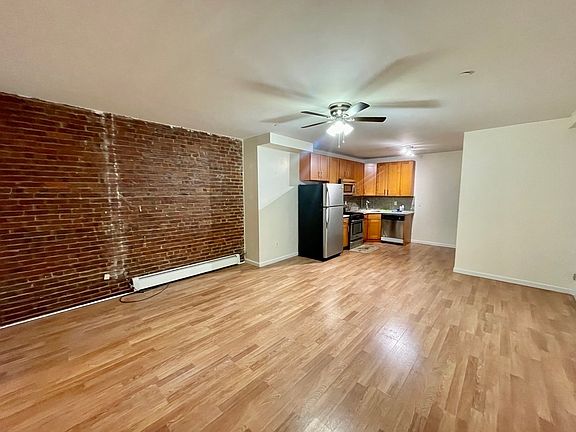 4th image of 216 Hoyt St #A2