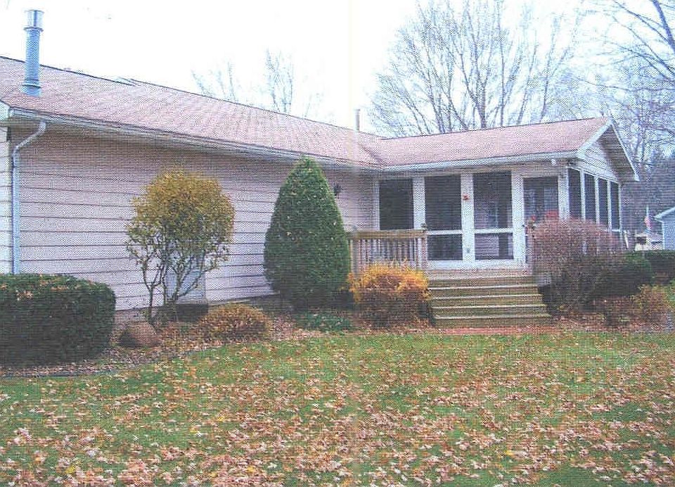 2nd image of 9881 Pine Rd