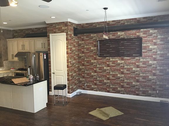 3rd image of 5769 Lois Ln