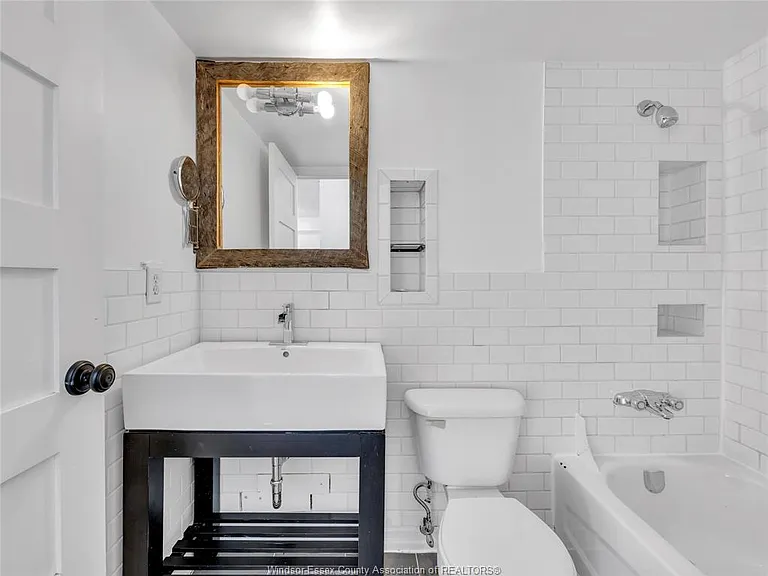150 Park St W #1911 — Photo 8