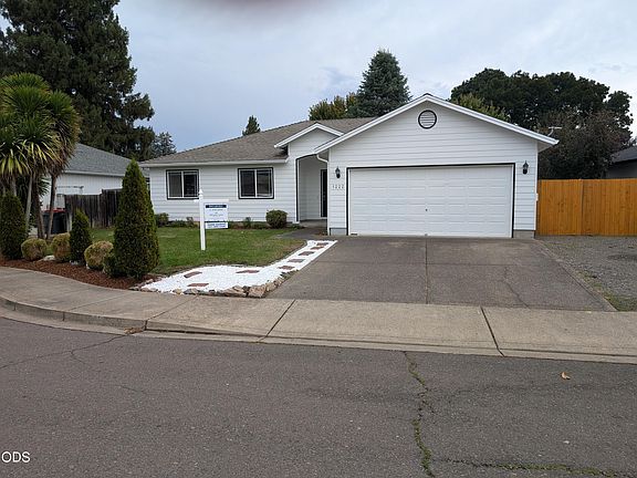 2nd image of 1222 Greentree Way