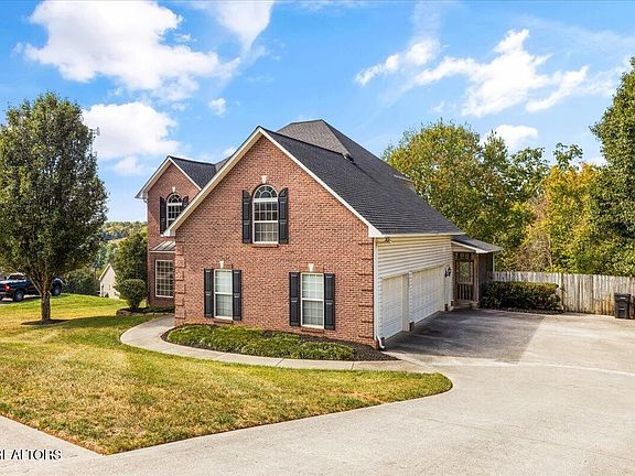 3rd image of 1607 Meadow Chase Ln
