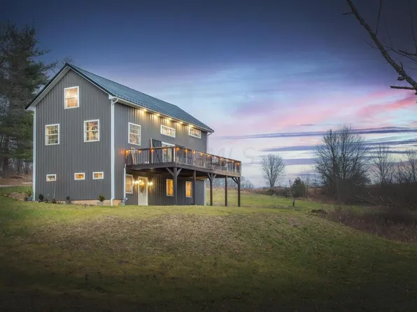 735 Berry Rd, Howard, OH 43028