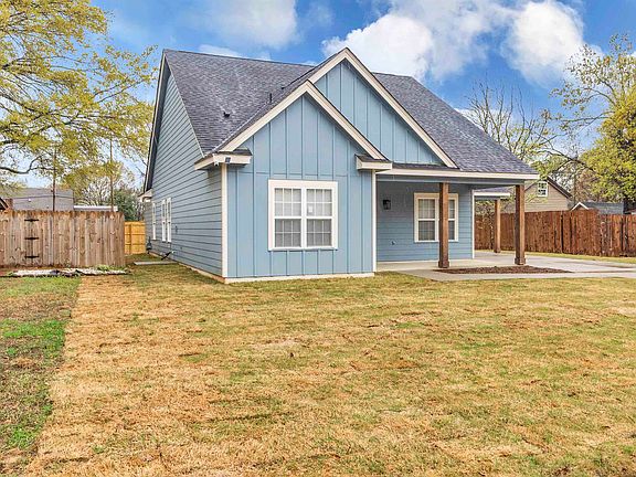 2nd image of 4397 Crescent Park Dr