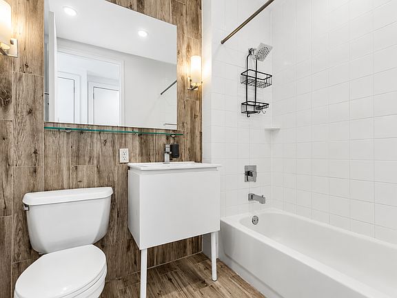5th image of 50 Murray St #1738