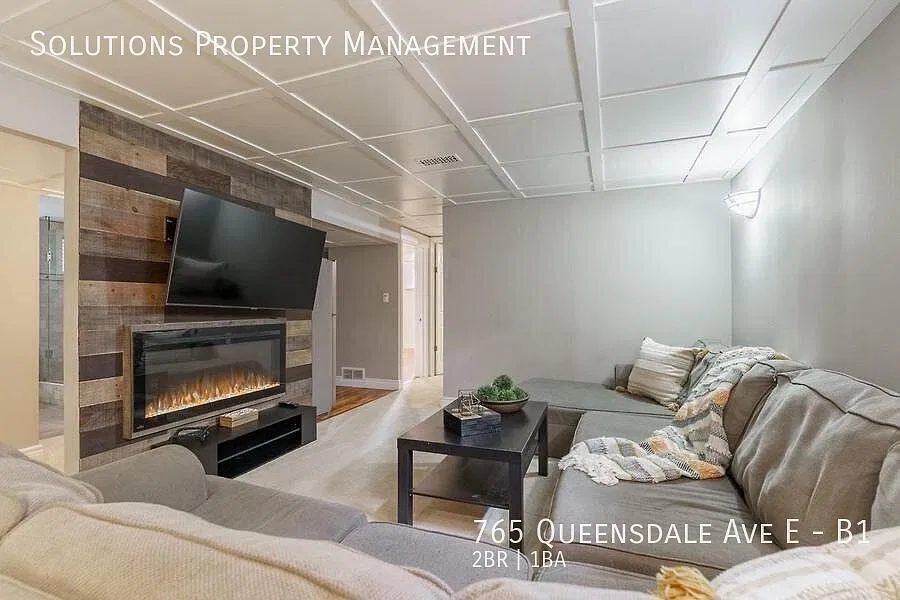 Charming 2-Bedroom — Photo 4