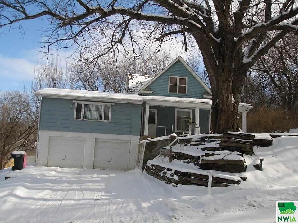 1st image of 902 Rock St