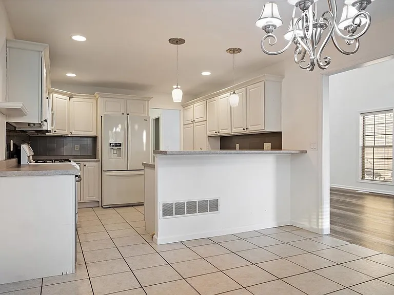 1200 Heron Dr — Photo 11