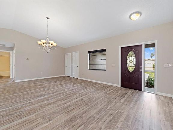 5th image of 1905 Rolling Green Cir