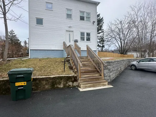 7 Hill St #3, Webster, MA 01570