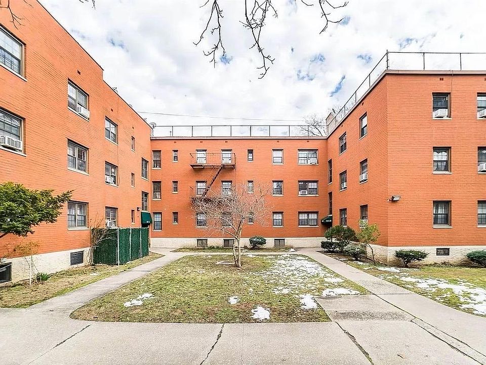 1st image of 14135 78th Ave APT 1B