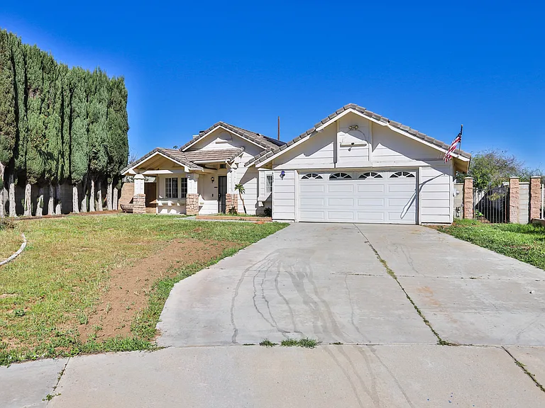 6300 Vonnie Ct — Photo 4