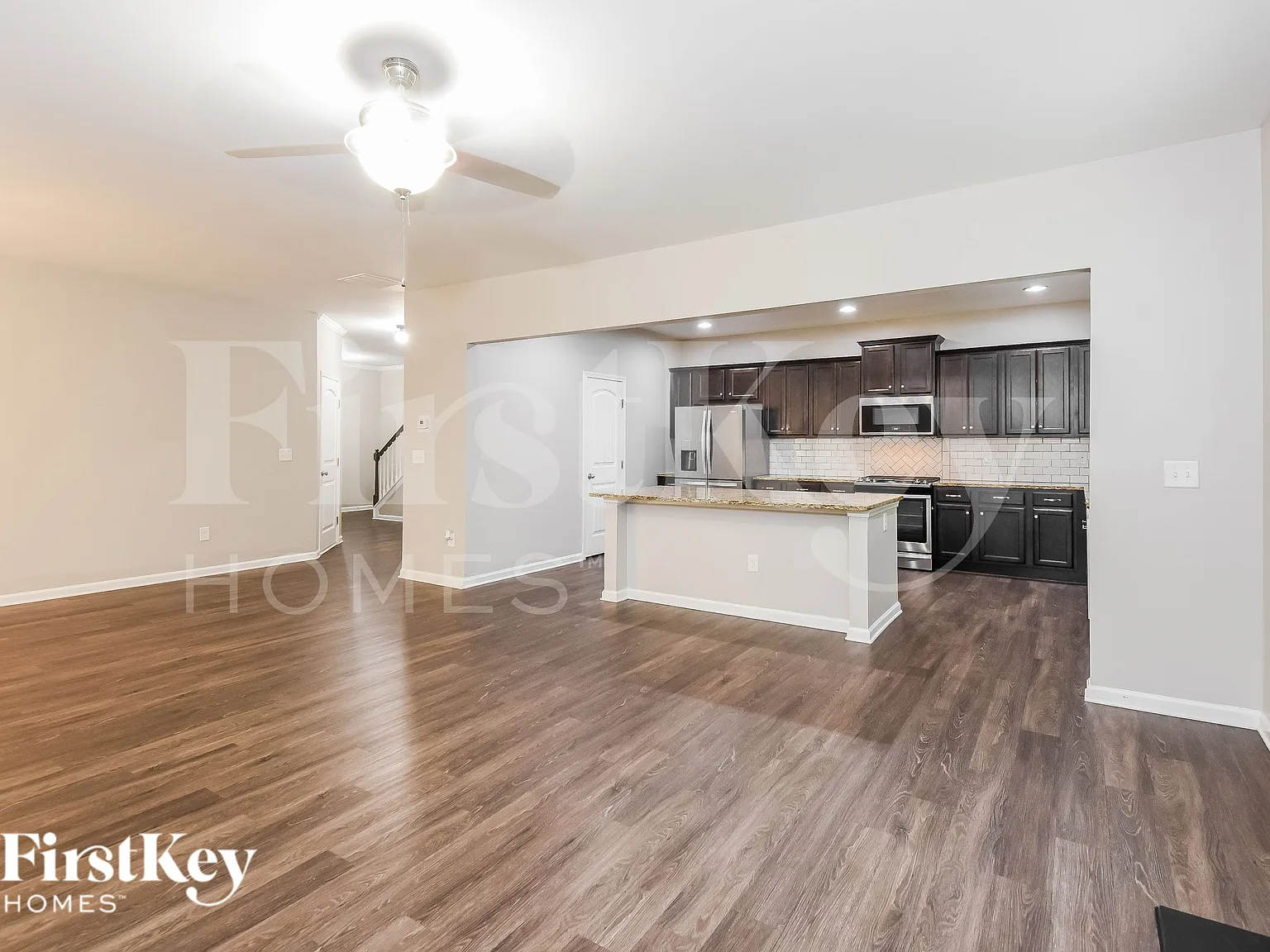 4 bed, 2.5 bath, 2260 sqft, $2,160 — Photo 4