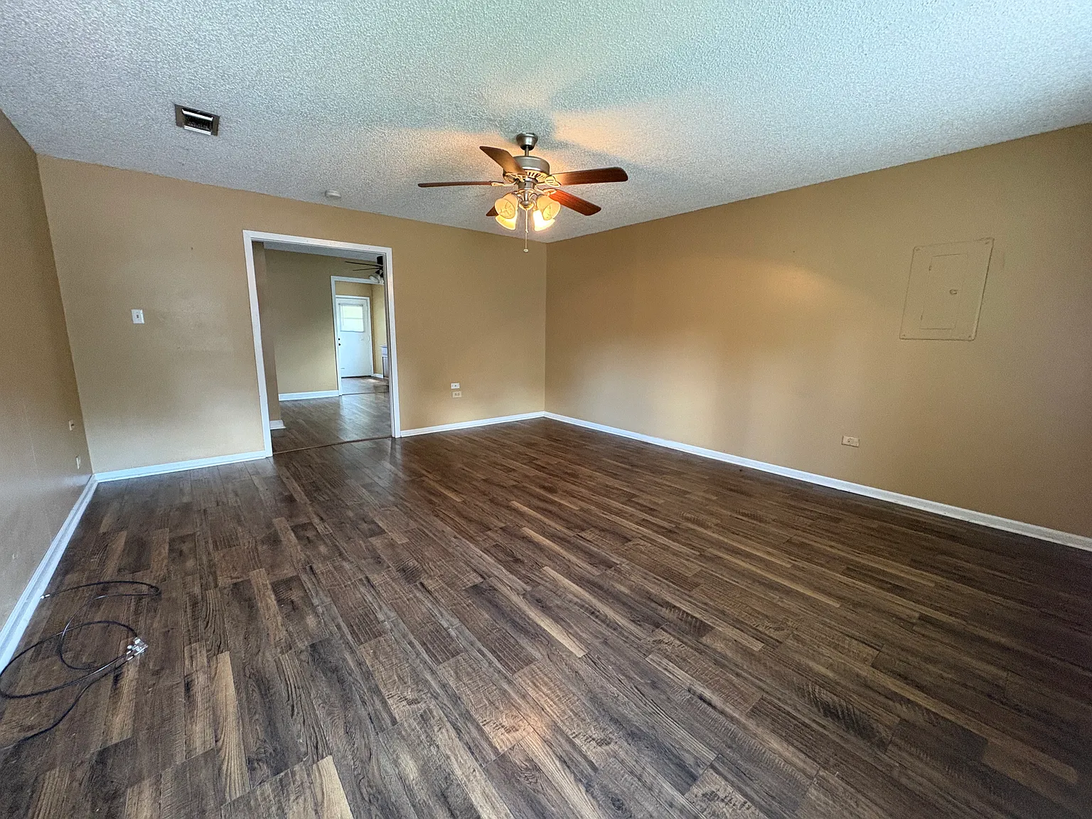 2 bed, $1,195 — Photo 2