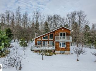 3065 Leisure Ln, Boyne City, MI 49712