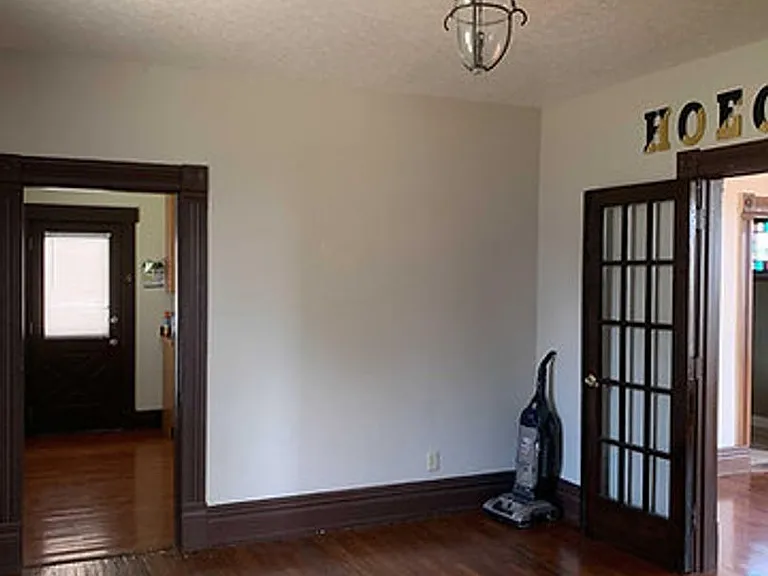 223 S College Ave — Photo 3