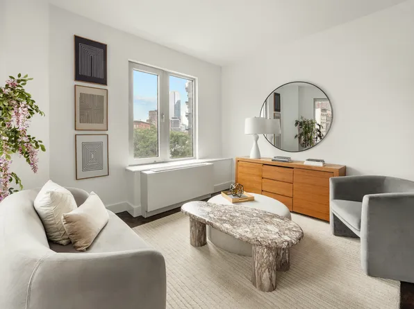 10-50 Jackson Avenue image 2 of 8