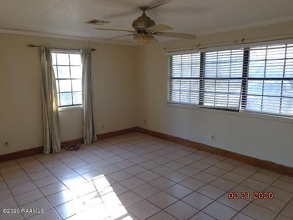 3rd image of 194 Eckart Dr
