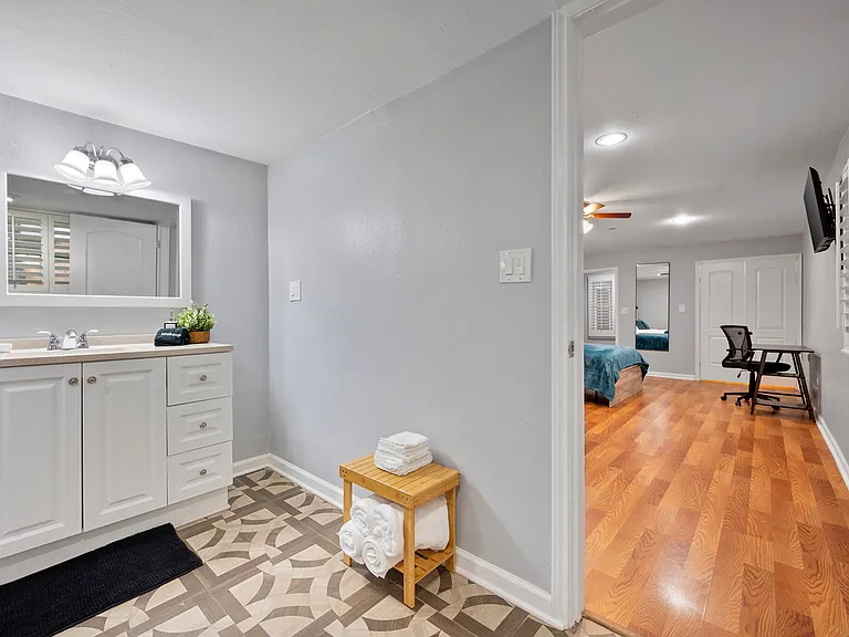 403 Norman Dr — Photo 5