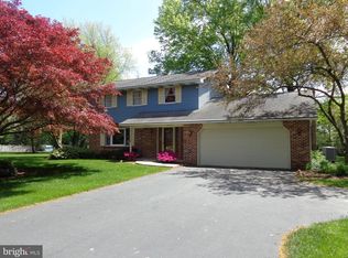 572 Woodland Dr, Parkesburg, PA 19365
