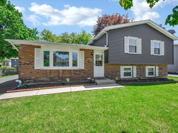 535 Garnett Ave, Winthrop Harbor, IL 60096