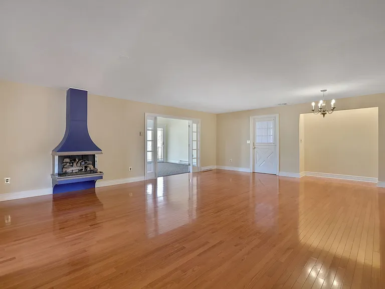411 Albany Ave #2 — Photo 2