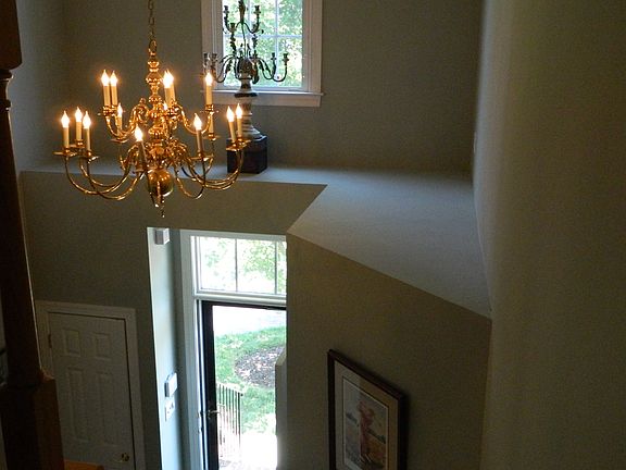 5th image of 221 Shaindel Dr