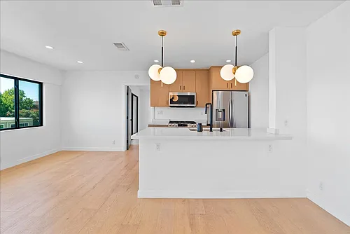1210 Larrabee St #7 Photo 1