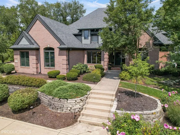 1852 Hampstead Ct, Valparaiso, IN 46385