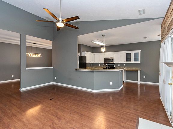 4th image of 10276 Lakeland Dr