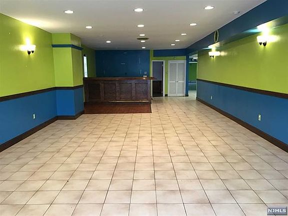 2nd image of 303 Midland Ave