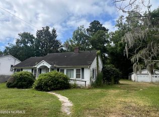 2405 Oaks Rd, New Bern, NC 28560