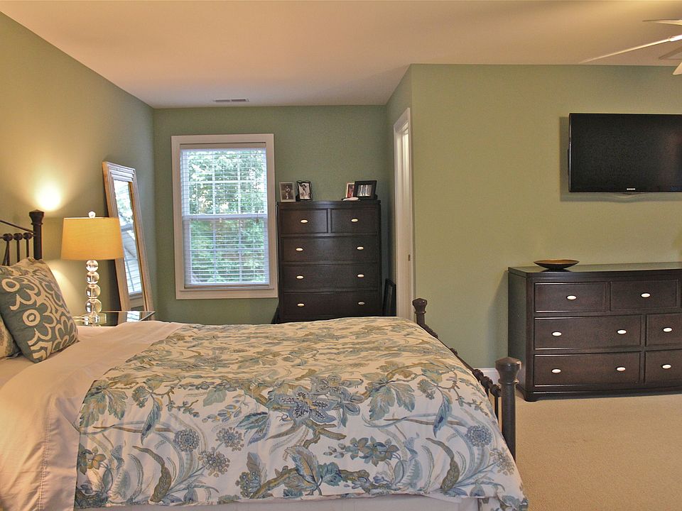 1st image of 10304 Linksland Dr