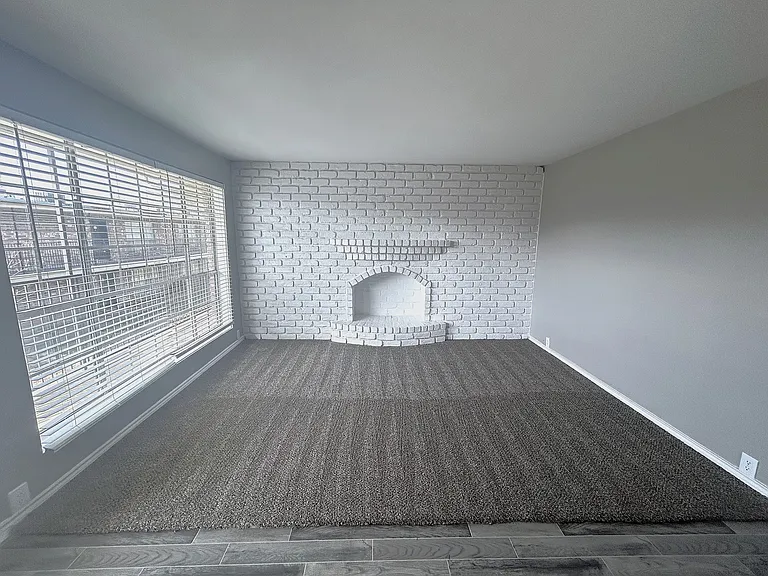 Bateswood Manor Apartments — Photo 4