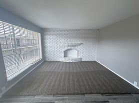Bateswood Manor Apartments