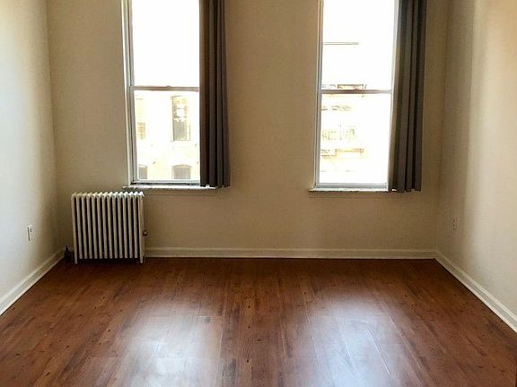 5th image of 94 Eagle St APT 3R