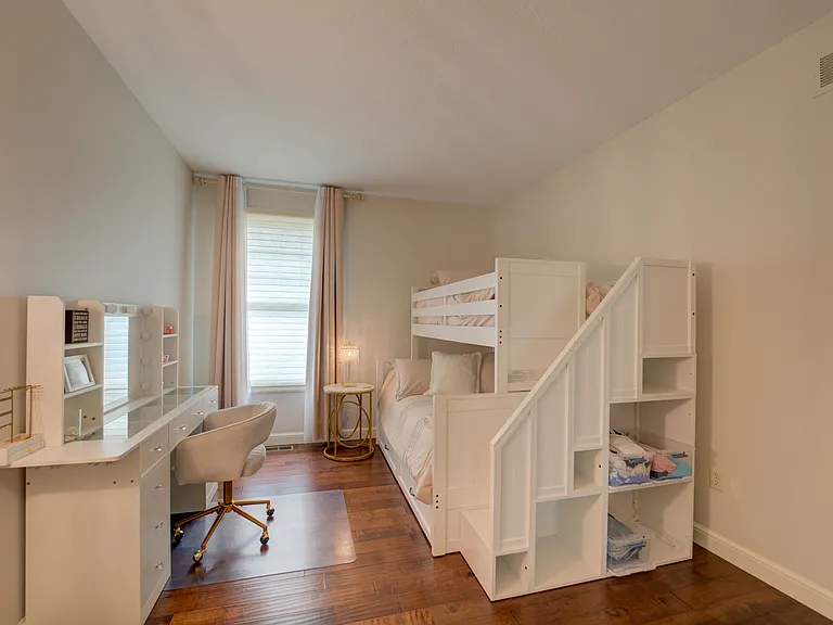 8 Astor Pl — Photo 32