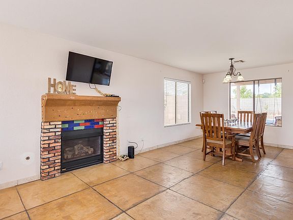 4th image of 16058 W Lincoln St