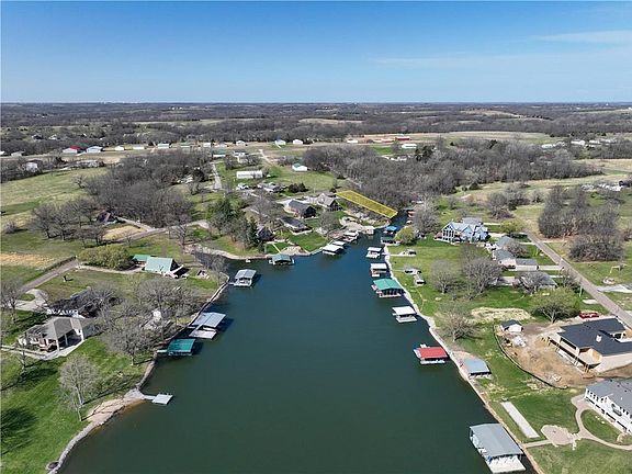 3rd image of 598 Lake Viking Ter