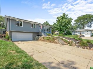 9187 Boyd St, Omaha, NE 68134