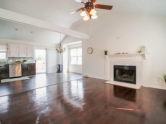 2nd image of 107 Whispering Pines Ct