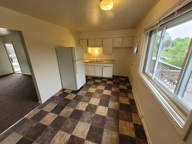 8023 W Thurston Ave #4 — Photo 1