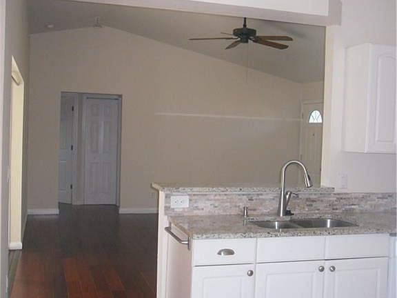 3rd image of 155 SE Santa Barbara Pl