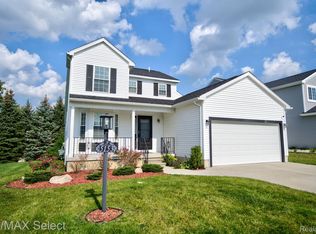 5153 Sandalwood Cir, Grand Blanc, MI 48439