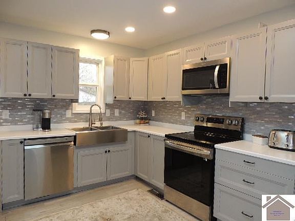 4th image of 422 S 3rd St