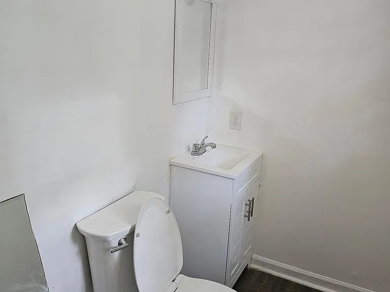 415 Dickens Ave — Photo 7