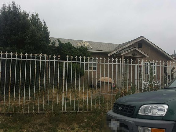 3rd image of 3029 Menlo Ave